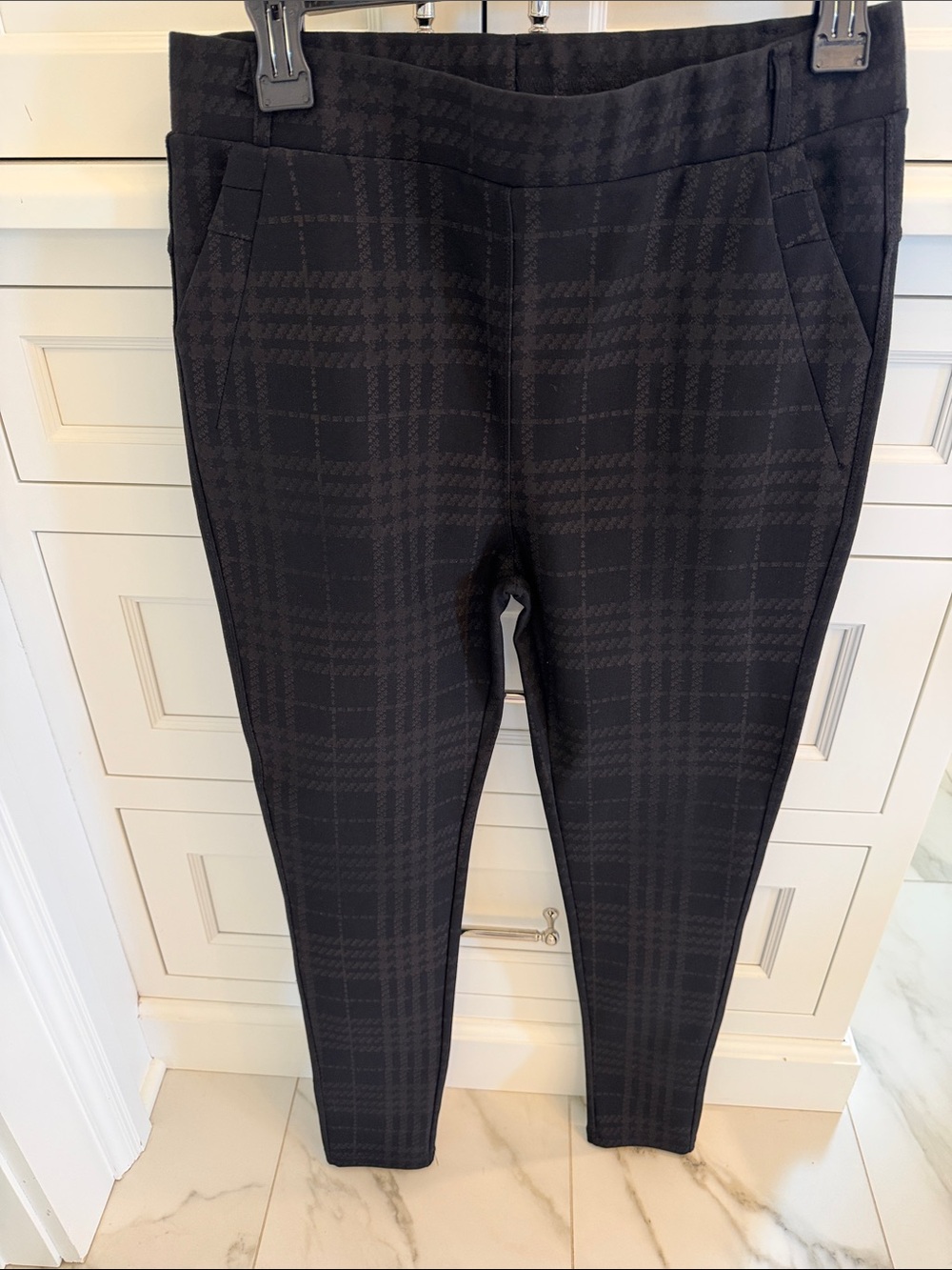 Coco + Carmen Black Plaid Women’s  Dress Pants